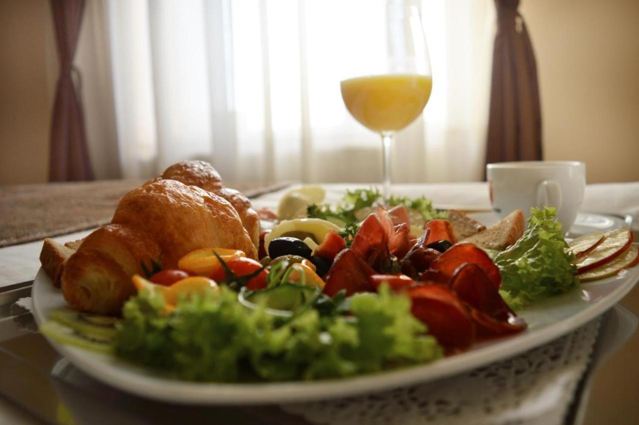 Madison Inn Suites - Wilson'S Square Belgrado Buitenkant foto