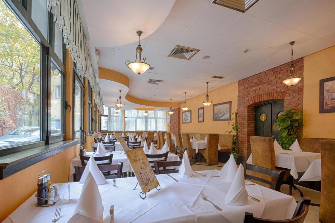 Madison Inn Suites - Wilson'S Square Belgrado Buitenkant foto